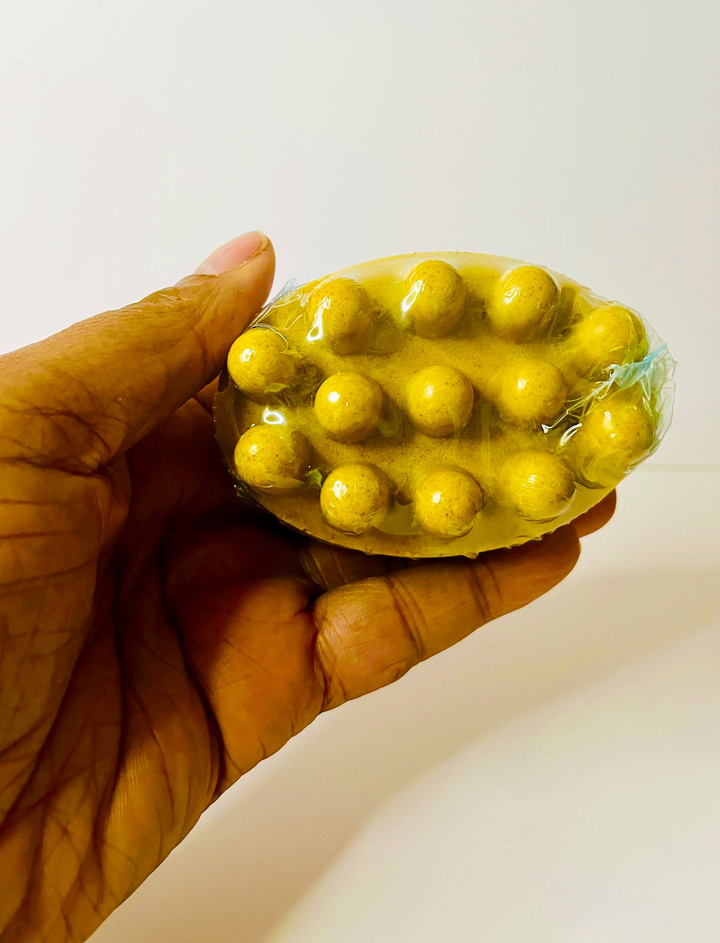 GOLDEN GLOW MASSAGE BAR